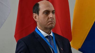 el presidente s01e01 m4b|El presidente: Season 1, Episode 1 .